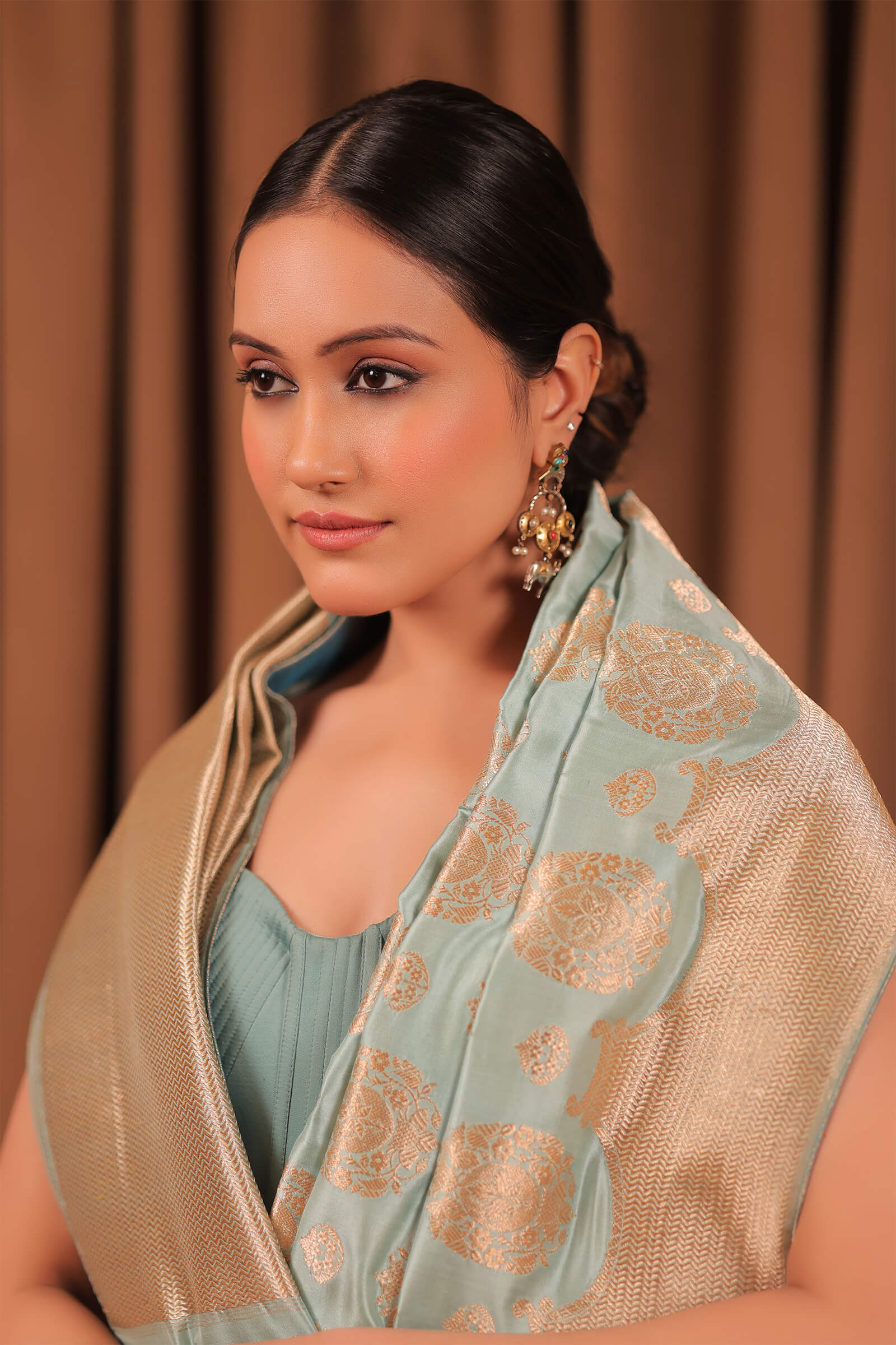 Aqua Handloom Silk Katan Banarasi Jangla Kadwa Butta Saree