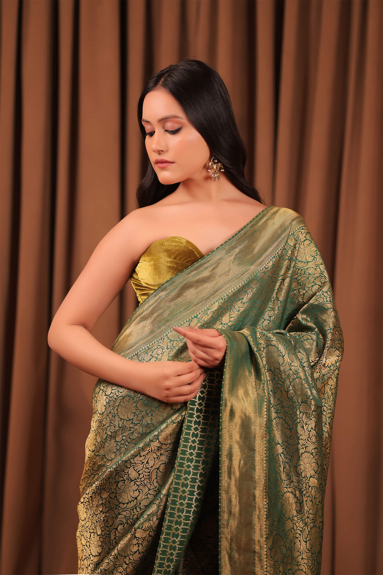 Green Handloom Silk Katan Banarasi Jangla Antique Saree