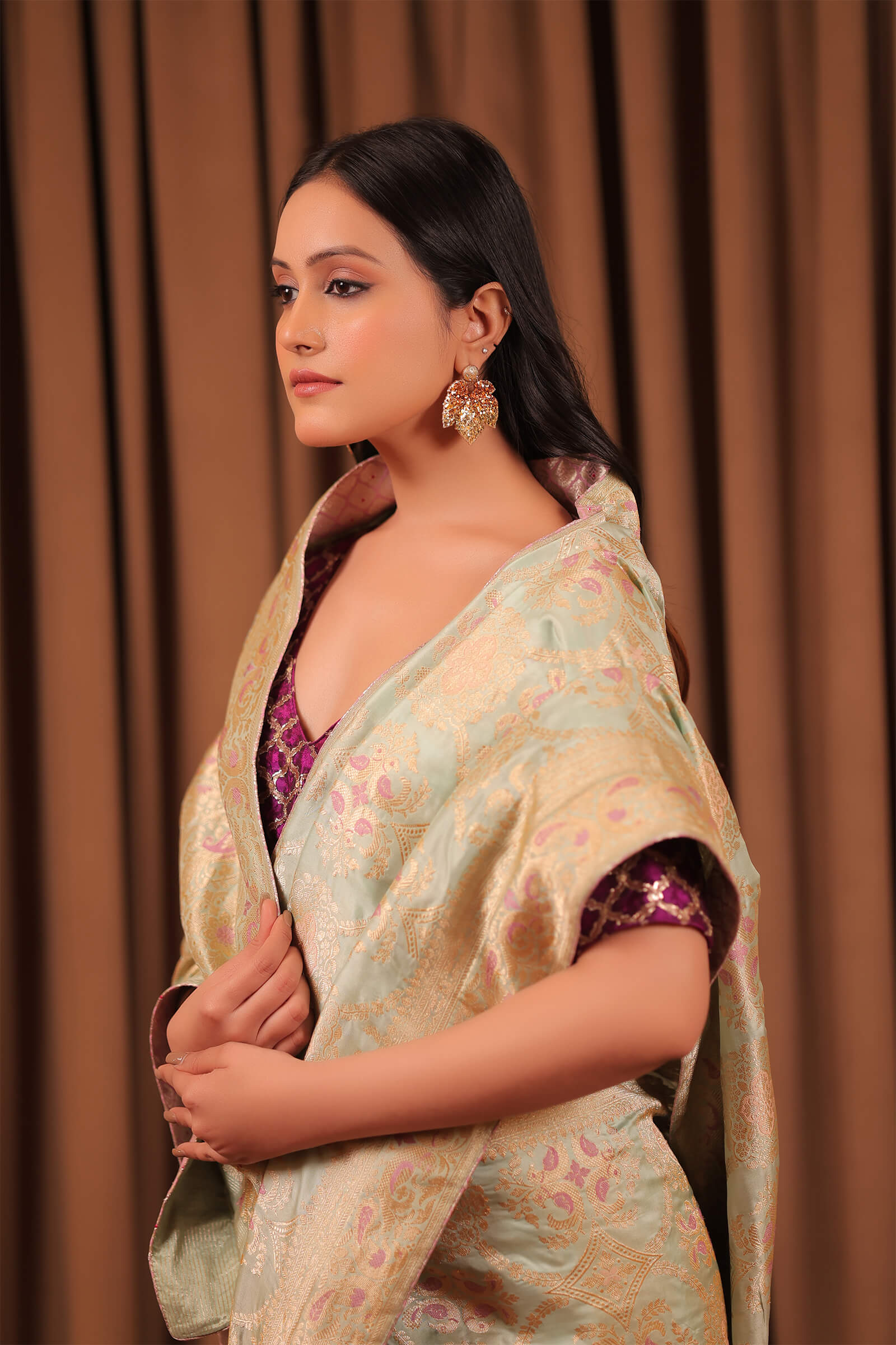 Aqua Handloom Pure Zari Jangala  Banarasi Saree