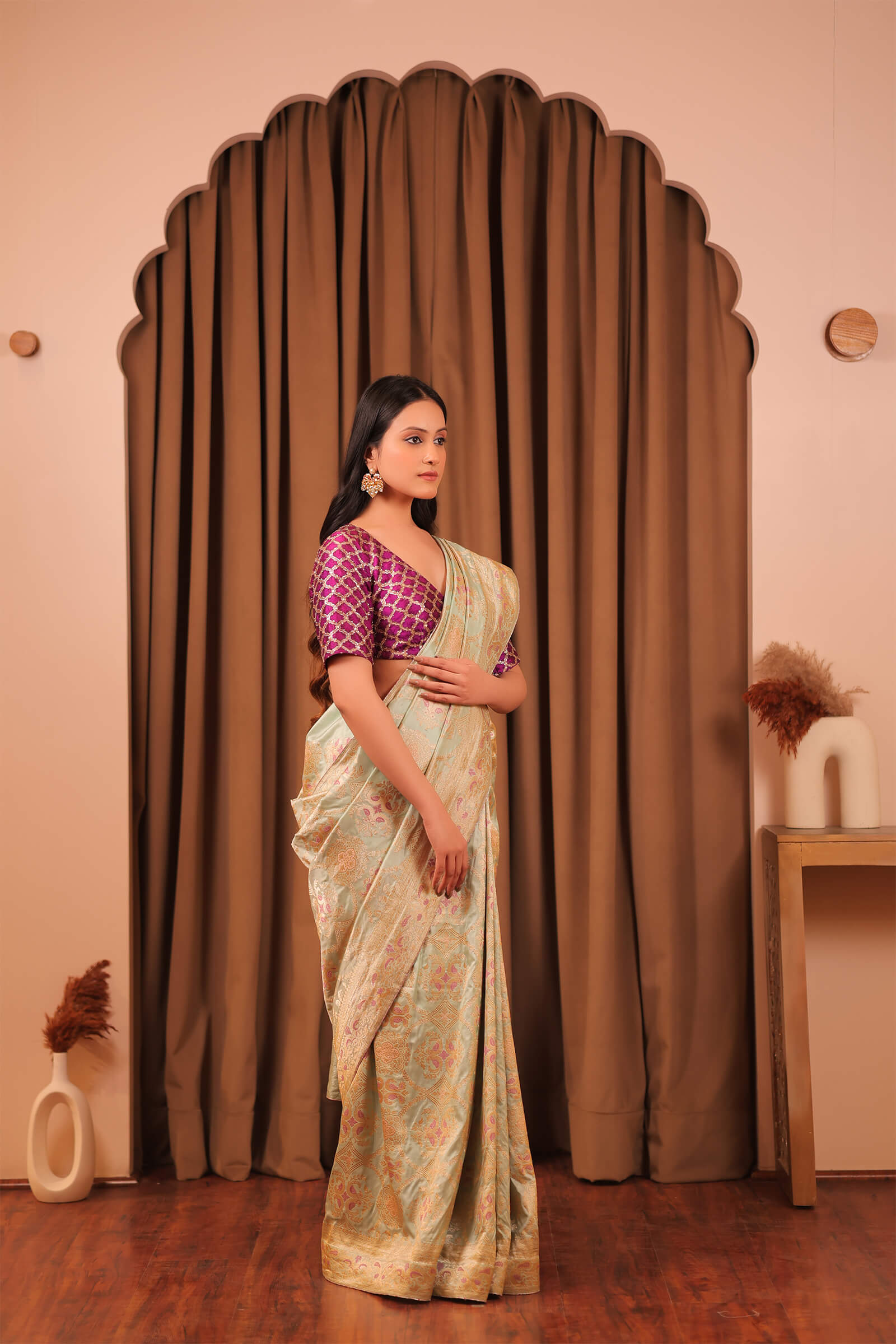 Aqua Handloom Pure Zari Jangala  Banarasi Saree