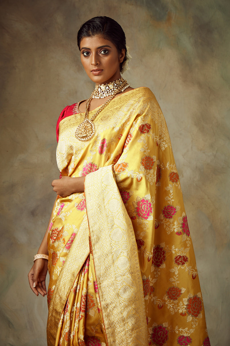Yellow Saree With Unstitched Blouse